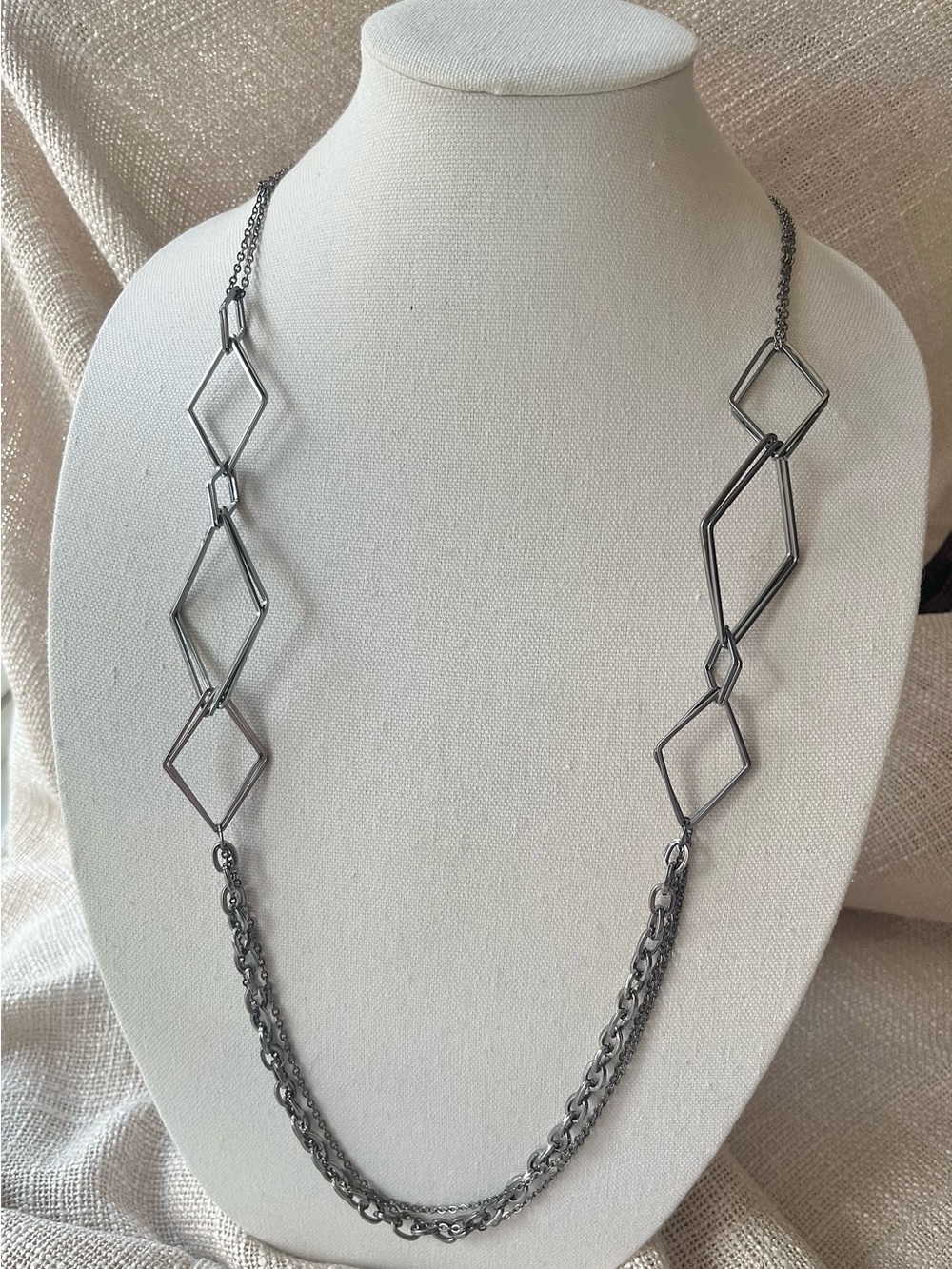 Geometric Link Long Necklace in Gunmetal And Earrings